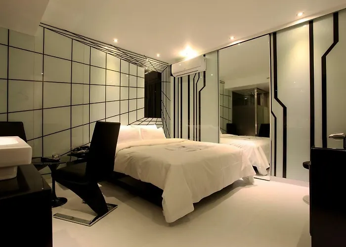 Lush Hotel