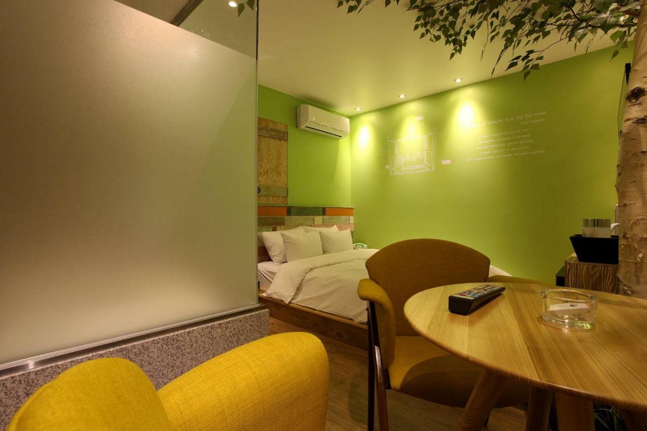 Lush Hotel