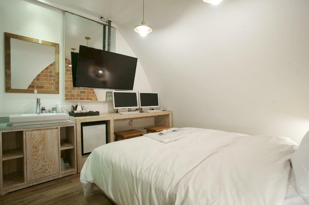 Lush Hotel